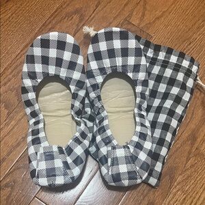 Black and White Checkered Flats with Pouch